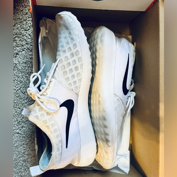 Nike White Mesh Sneakers with Black Logo - Picture 1 of 6